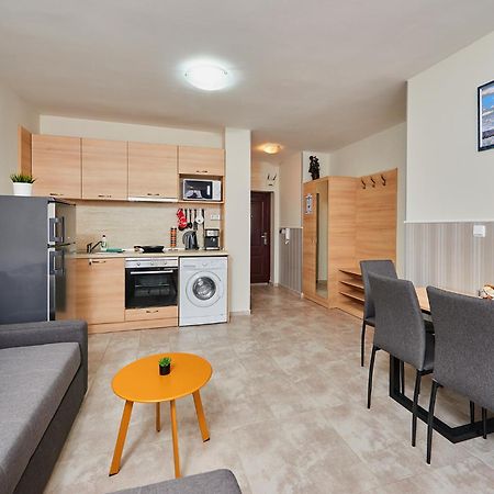 Apartment Kalina Pomorie Bagian luar foto